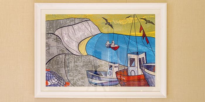 Art in a Twin Deluxe cabin on Spirit of Discovery